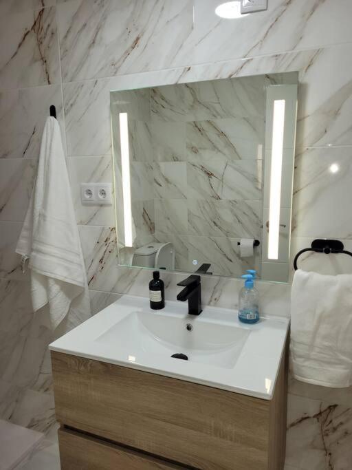 Apartamento Bajo Con Terraza Y Piscina Torrevieja Kültér fotó