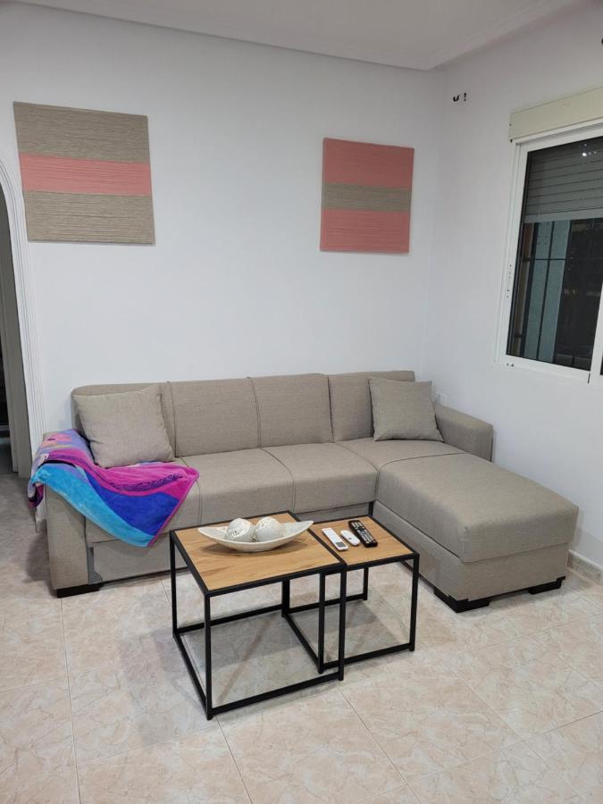 Apartamento Bajo Con Terraza Y Piscina Torrevieja Kültér fotó
