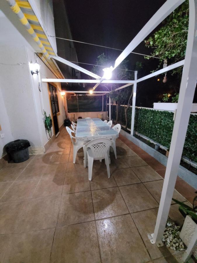 Apartamento Bajo Con Terraza Y Piscina Torrevieja Kültér fotó