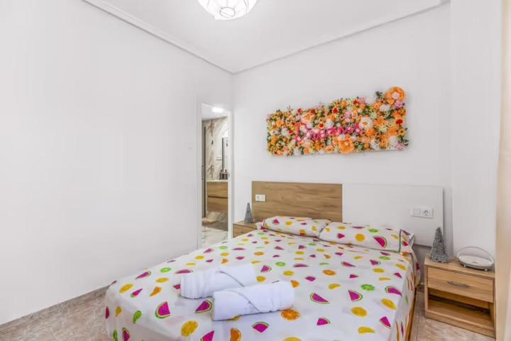 Apartamento Bajo Con Terraza Y Piscina Torrevieja Kültér fotó